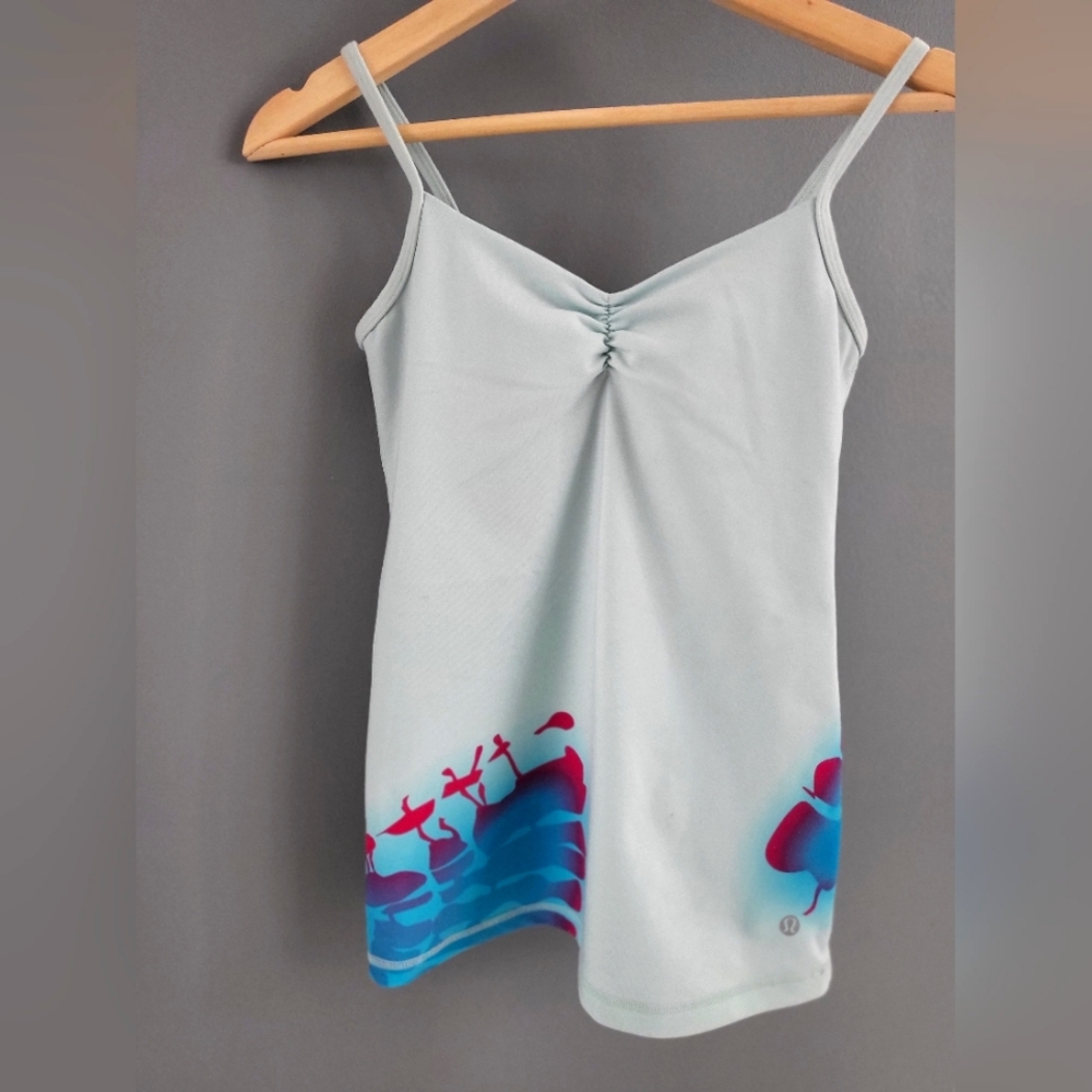Discontinued Lululemon Gather V tank